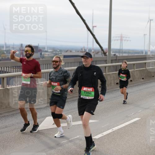 03.10.2025 - Köhlbrandbrückenlauf Jannik Wohlers http://msf.ph/oto/9151708 03.10.2025 15:59:05 Position 1 6, 7, 2016, 8383 meine-sportfotos.de