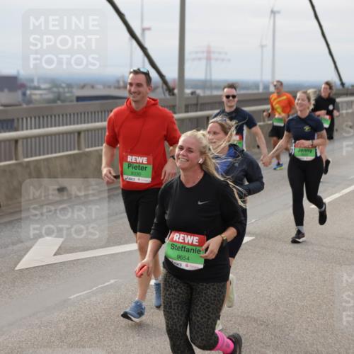 03.10.2025 - Köhlbrandbrückenlauf Jannik Wohlers http://msf.ph/oto/9151727 03.10.2025 15:59:07 Position 1 8330, 9654 meine-sportfotos.de