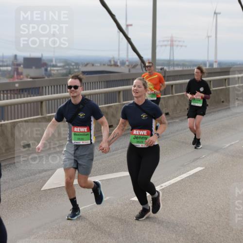 03.10.2025 - Köhlbrandbrückenlauf Jannik Wohlers http://msf.ph/oto/9151740 03.10.2025 15:59:09 Position 1 9630, 9629 meine-sportfotos.de