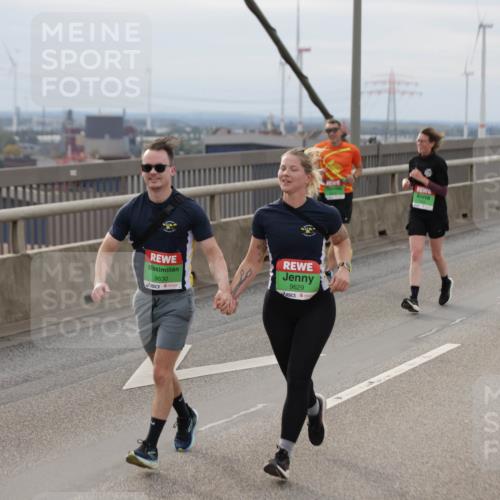 03.10.2025 - Köhlbrandbrückenlauf Jannik Wohlers http://msf.ph/oto/9151743 03.10.2025 15:59:09 Position 1 9630, 9629 meine-sportfotos.de