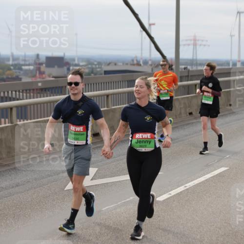 03.10.2025 - Köhlbrandbrückenlauf Jannik Wohlers http://msf.ph/oto/9151744 03.10.2025 15:59:09 Position 1 9630, 9629 meine-sportfotos.de