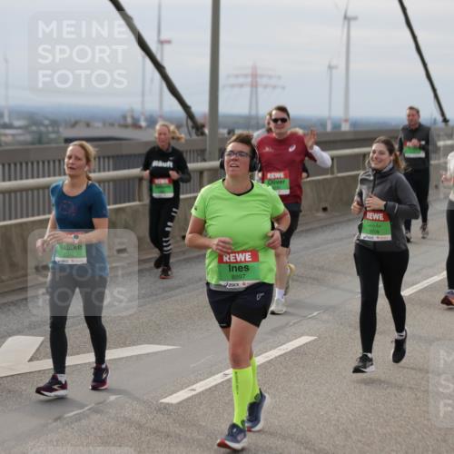 03.10.2025 - Köhlbrandbrückenlauf Jannik Wohlers http://msf.ph/oto/9151821 03.10.2025 15:59:27 Position 1 8386, 8897, 9709, 96 meine-sportfotos.de