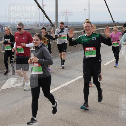 03.10.2025 - Köhlbrandbrückenlauf Jannik Wohlers http://msf.ph/oto/9151828 03.10.2025 15:59:29 Position 1 9234, 9709, 9062 meine-sportfotos.de