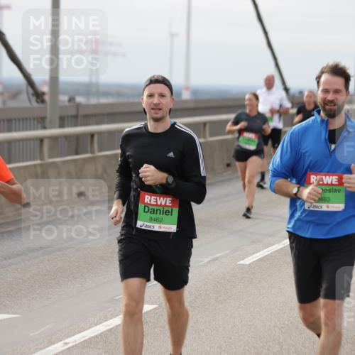 03.10.2025 - Köhlbrandbrückenlauf Jannik Wohlers http://msf.ph/oto/9151887 03.10.2025 15:59:40 Position 1 9723, 8462, 3463 meine-sportfotos.de