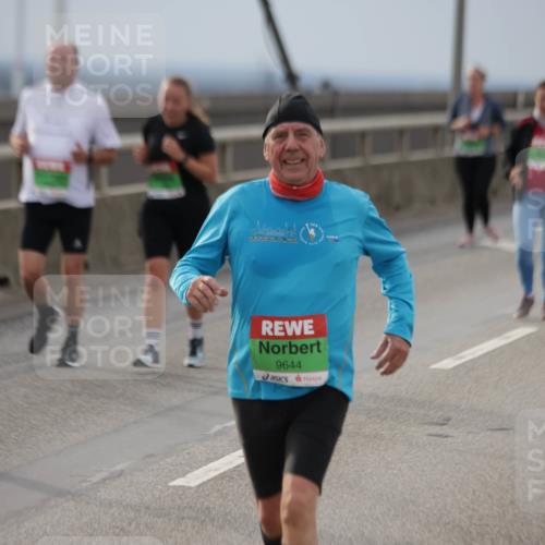 03.10.2025 - Köhlbrandbrückenlauf Jannik Wohlers http://msf.ph/oto/9151891 03.10.2025 15:59:41 Position 1 9644 meine-sportfotos.de