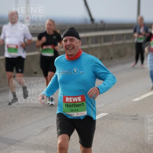 03.10.2025 - Köhlbrandbrückenlauf Jannik Wohlers http://msf.ph/oto/9151896 03.10.2025 15:59:42 Position 1 06, 16, 9644 meine-sportfotos.de