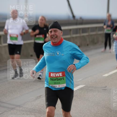 03.10.2025 - Köhlbrandbrückenlauf Jannik Wohlers http://msf.ph/oto/9151897 03.10.2025 15:59:42 Position 1 9644 meine-sportfotos.de