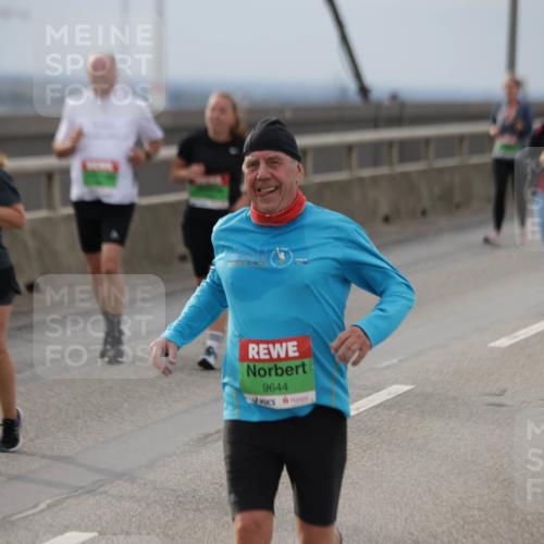 03.10.2025 - Köhlbrandbrückenlauf Jannik Wohlers http://msf.ph/oto/9151898 03.10.2025 15:59:42 Position 1 9644 meine-sportfotos.de
