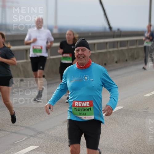 03.10.2025 - Köhlbrandbrückenlauf Jannik Wohlers http://msf.ph/oto/9151899 03.10.2025 15:59:42 Position 1 9644 meine-sportfotos.de