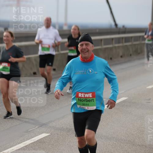 03.10.2025 - Köhlbrandbrückenlauf Jannik Wohlers http://msf.ph/oto/9151901 03.10.2025 15:59:42 Position 1 06, 9644 meine-sportfotos.de