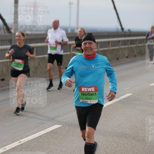 03.10.2025 - Köhlbrandbrückenlauf Jannik Wohlers http://msf.ph/oto/9151903 03.10.2025 15:59:42 Position 1 9644 meine-sportfotos.de