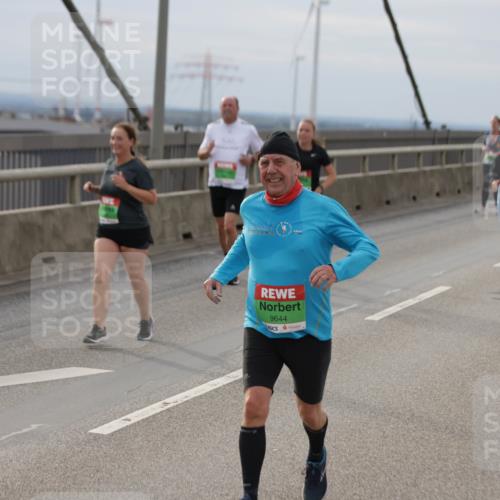03.10.2025 - Köhlbrandbrückenlauf Jannik Wohlers http://msf.ph/oto/9151909 03.10.2025 15:59:43 Position 1 9644 meine-sportfotos.de