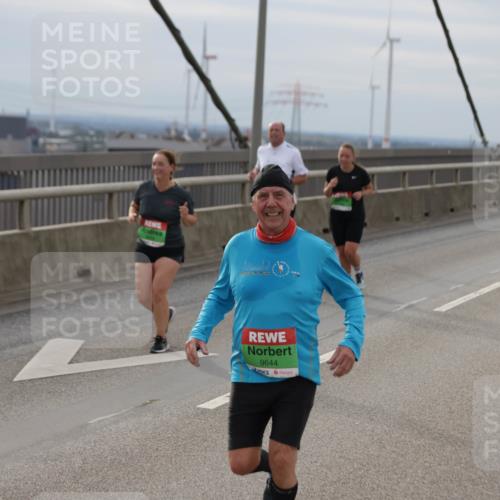 03.10.2025 - Köhlbrandbrückenlauf Jannik Wohlers http://msf.ph/oto/9151917 03.10.2025 15:59:43 Position 1 9644 meine-sportfotos.de