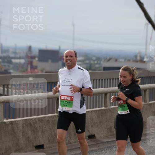 03.10.2025 - Köhlbrandbrückenlauf Jannik Wohlers http://msf.ph/oto/9151921 03.10.2025 15:59:45 Position 1 7984 meine-sportfotos.de