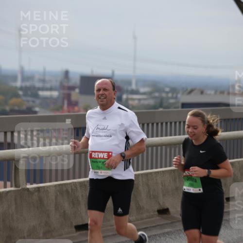 03.10.2025 - Köhlbrandbrückenlauf Jannik Wohlers http://msf.ph/oto/9151923 03.10.2025 15:59:45 Position 1 7984, 7988 meine-sportfotos.de
