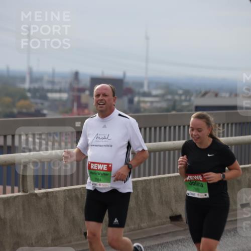03.10.2025 - Köhlbrandbrückenlauf Jannik Wohlers http://msf.ph/oto/9151924 03.10.2025 15:59:45 Position 1 7984, 7988 meine-sportfotos.de