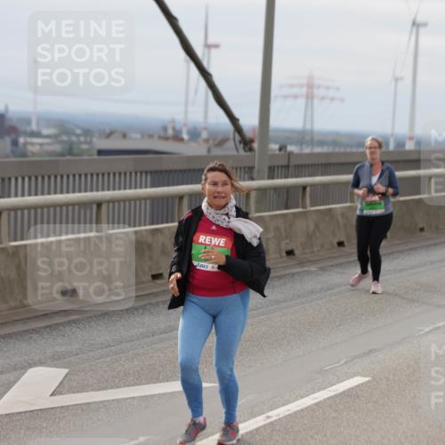 03.10.2025 - Köhlbrandbrückenlauf Jannik Wohlers http://msf.ph/oto/9151939 03.10.2025 15:59:48 Position 1  meine-sportfotos.de