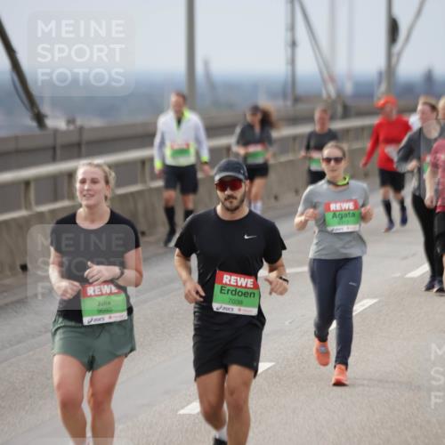 03.10.2025 - Köhlbrandbrückenlauf Jannik Wohlers http://msf.ph/oto/9151965 03.10.2025 16:00:01 Position 1 9680, 7038, 9312 meine-sportfotos.de