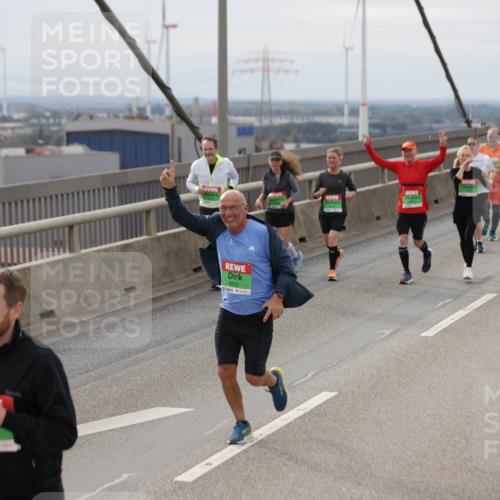03.10.2025 - Köhlbrandbrückenlauf Jannik Wohlers http://msf.ph/oto/9152046 03.10.2025 16:00:10 Position 1 8645, 8502 meine-sportfotos.de