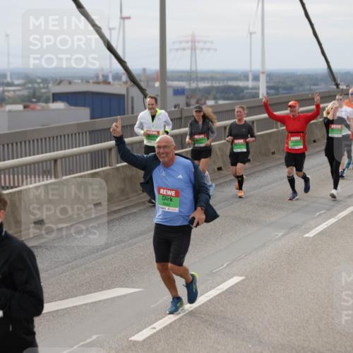 03.10.2025 - Köhlbrandbrückenlauf Jannik Wohlers http://msf.ph/oto/9152047 03.10.2025 16:00:10 Position 1 8645, 8502 meine-sportfotos.de