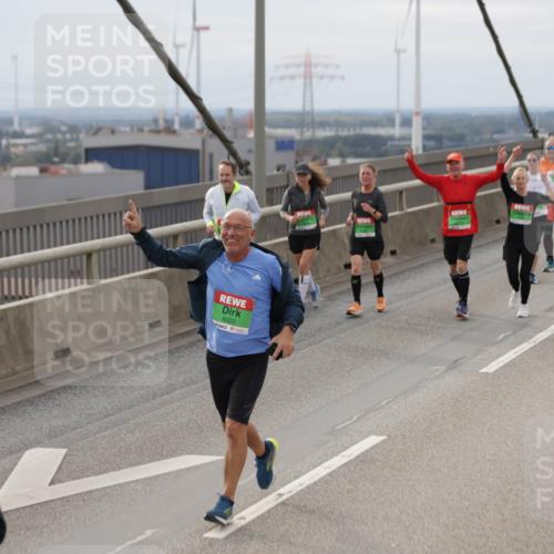 03.10.2025 - Köhlbrandbrückenlauf Jannik Wohlers http://msf.ph/oto/9152049 03.10.2025 16:00:11 Position 1 8502 meine-sportfotos.de