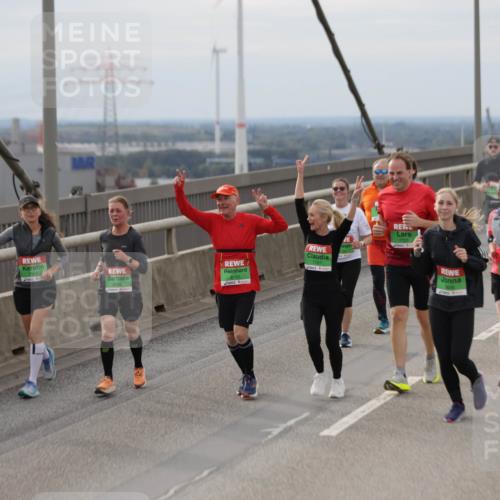03.10.2025 - Köhlbrandbrückenlauf Jannik Wohlers http://msf.ph/oto/9152055 03.10.2025 16:00:11 Position 1 8159, 8160, 7707 meine-sportfotos.de