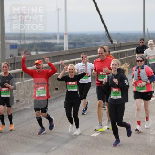 03.10.2025 - Köhlbrandbrückenlauf Jannik Wohlers http://msf.ph/oto/9152061 03.10.2025 16:00:12 Position 1 7707, 8159, 8160 meine-sportfotos.de