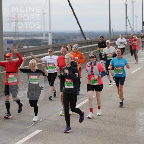 03.10.2025 - Köhlbrandbrückenlauf Jannik Wohlers http://msf.ph/oto/9152067 03.10.2025 16:00:13 Position 1 8160, 7707 meine-sportfotos.de