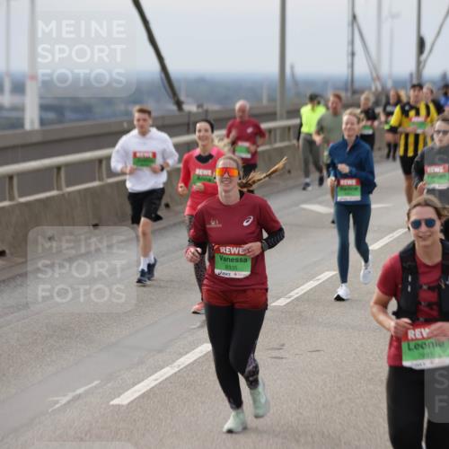 03.10.2025 - Köhlbrandbrückenlauf Jannik Wohlers http://msf.ph/oto/9152098 03.10.2025 16:00:17 Position 1 8335, 7991 meine-sportfotos.de