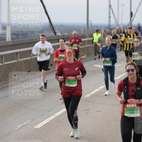 03.10.2025 - Köhlbrandbrückenlauf Jannik Wohlers http://msf.ph/oto/9152099 03.10.2025 16:00:17 Position 1 8335, 2991 meine-sportfotos.de
