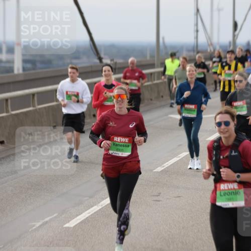 03.10.2025 - Köhlbrandbrückenlauf Jannik Wohlers http://msf.ph/oto/9152101 03.10.2025 16:00:17 Position 1 8335, 7991 meine-sportfotos.de