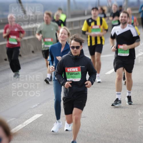 03.10.2025 - Köhlbrandbrückenlauf Jannik Wohlers http://msf.ph/oto/9152103 03.10.2025 16:00:19 Position 1 9531, 8612 meine-sportfotos.de