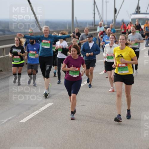 03.10.2025 - Köhlbrandbrückenlauf Jannik Wohlers http://msf.ph/oto/9152183 03.10.2025 16:00:30 Position 1 8121, 8371 meine-sportfotos.de