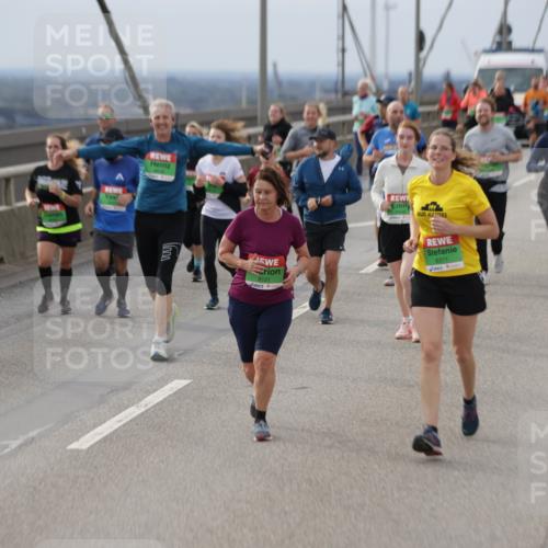 03.10.2025 - Köhlbrandbrückenlauf Jannik Wohlers http://msf.ph/oto/9152184 03.10.2025 16:00:31 Position 1 8121, 8371 meine-sportfotos.de