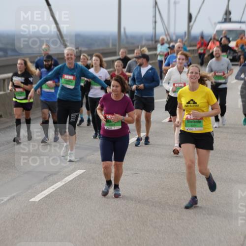 03.10.2025 - Köhlbrandbrückenlauf Jannik Wohlers http://msf.ph/oto/9152186 03.10.2025 16:00:31 Position 1 8121, 8371 meine-sportfotos.de