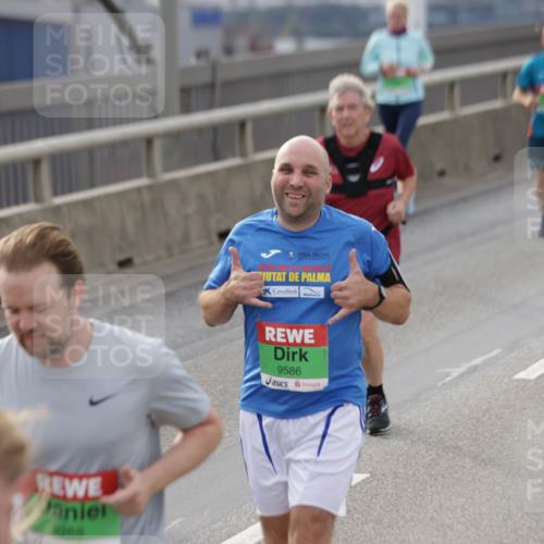 03.10.2025 - Köhlbrandbrückenlauf Jannik Wohlers http://msf.ph/oto/9152237 03.10.2025 16:00:38 Position 1 9586 meine-sportfotos.de