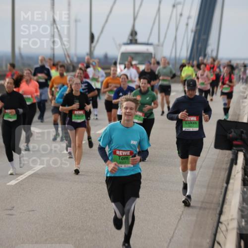 03.10.2025 - Köhlbrandbrückenlauf Jannik Wohlers http://msf.ph/oto/9152253 03.10.2025 16:00:40 Position 1 8317, 7917 meine-sportfotos.de