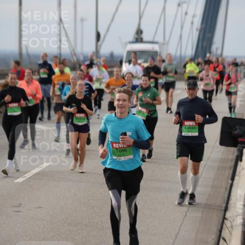 03.10.2025 - Köhlbrandbrückenlauf Jannik Wohlers http://msf.ph/oto/9152257 03.10.2025 16:00:41 Position 1 8317, 7917 meine-sportfotos.de