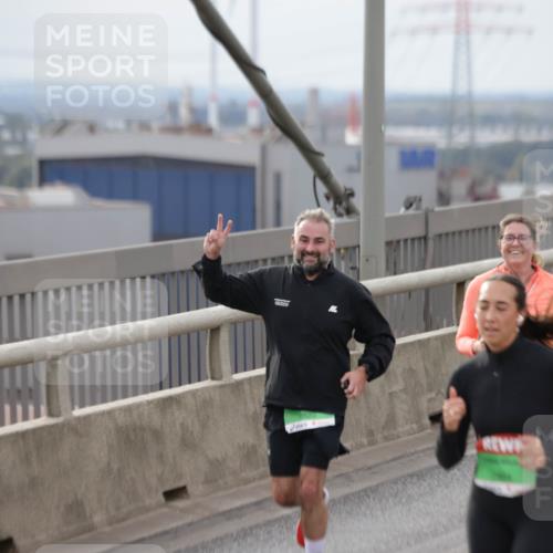 03.10.2025 - Köhlbrandbrückenlauf Jannik Wohlers http://msf.ph/oto/9152285 03.10.2025 16:00:45 Position 1 8520 meine-sportfotos.de