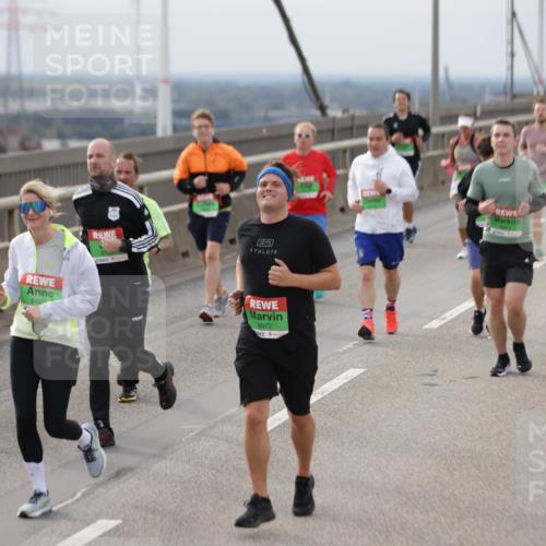 03.10.2025 - Köhlbrandbrückenlauf Jannik Wohlers http://msf.ph/oto/9152315 03.10.2025 16:00:50 Position 1 7, 8972 meine-sportfotos.de