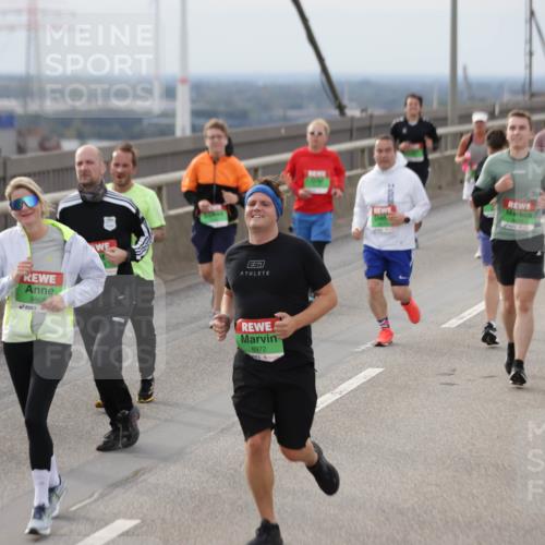 03.10.2025 - Köhlbrandbrückenlauf Jannik Wohlers http://msf.ph/oto/9152317 03.10.2025 16:00:50 Position 1 8665, 517, 8972, 8473 meine-sportfotos.de