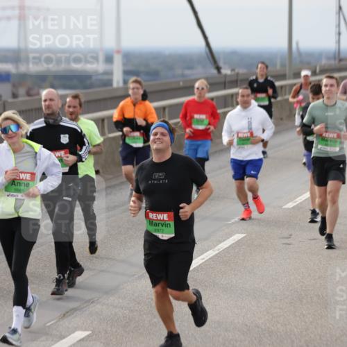 03.10.2025 - Köhlbrandbrückenlauf Jannik Wohlers http://msf.ph/oto/9152318 03.10.2025 16:00:50 Position 1 8665, 8972, 6473 meine-sportfotos.de