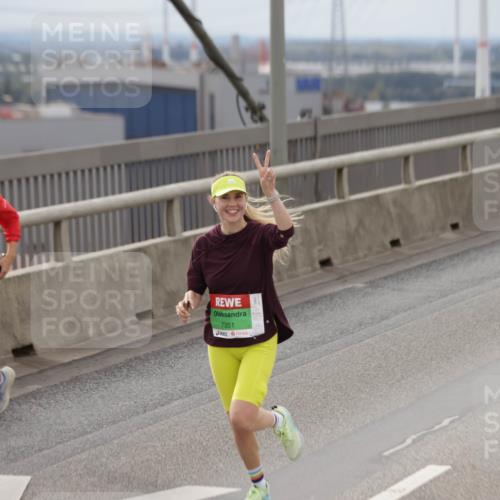 03.10.2025 - Köhlbrandbrückenlauf Jannik Wohlers http://msf.ph/oto/9152418 03.10.2025 16:01:02 Position 1 8980, 7351 meine-sportfotos.de