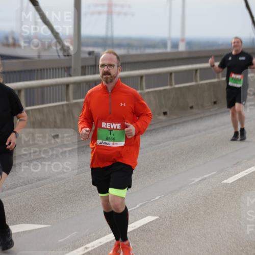 03.10.2025 - Köhlbrandbrückenlauf Jannik Wohlers http://msf.ph/oto/9152525 03.10.2025 16:01:27 Position 1 7865, 8556 meine-sportfotos.de