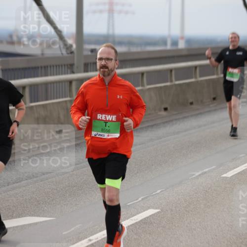 03.10.2025 - Köhlbrandbrückenlauf Jannik Wohlers http://msf.ph/oto/9152526 03.10.2025 16:01:27 Position 1 66, 8658, 8556 meine-sportfotos.de