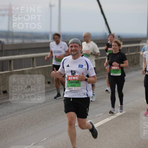 03.10.2025 - Köhlbrandbrückenlauf Jannik Wohlers http://msf.ph/oto/9152548 03.10.2025 16:01:31 Position 1 8498, 8022 meine-sportfotos.de