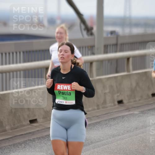 03.10.2025 - Köhlbrandbrückenlauf Jannik Wohlers http://msf.ph/oto/9152583 03.10.2025 16:01:36 Position 1 7943, 9576 meine-sportfotos.de