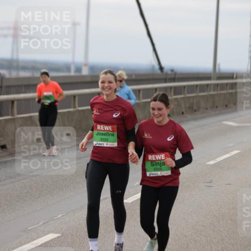 03.10.2025 - Köhlbrandbrückenlauf Jannik Wohlers http://msf.ph/oto/9152630 03.10.2025 16:01:44 Position 1 8332, 8264 meine-sportfotos.de
