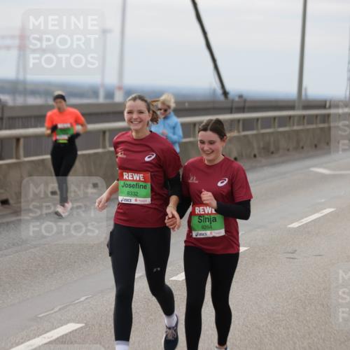 03.10.2025 - Köhlbrandbrückenlauf Jannik Wohlers http://msf.ph/oto/9152632 03.10.2025 16:01:44 Position 1 8332, 8264 meine-sportfotos.de