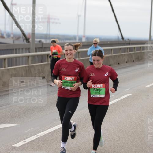 03.10.2025 - Köhlbrandbrückenlauf Jannik Wohlers http://msf.ph/oto/9152641 03.10.2025 16:01:44 Position 1 8332, 8264 meine-sportfotos.de